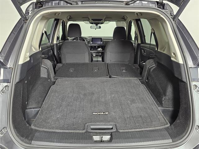 Used 2025 Nissan Rogue SV image 20