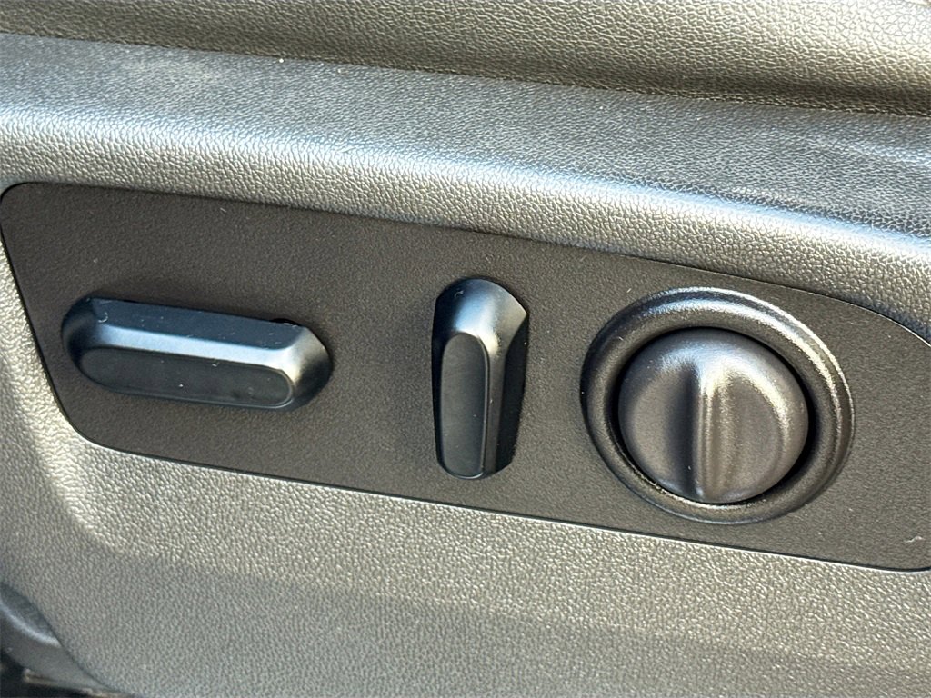 Used 2021 Chevrolet Silverado 2500 LTZ w/ LTZ Convenience Package image 19