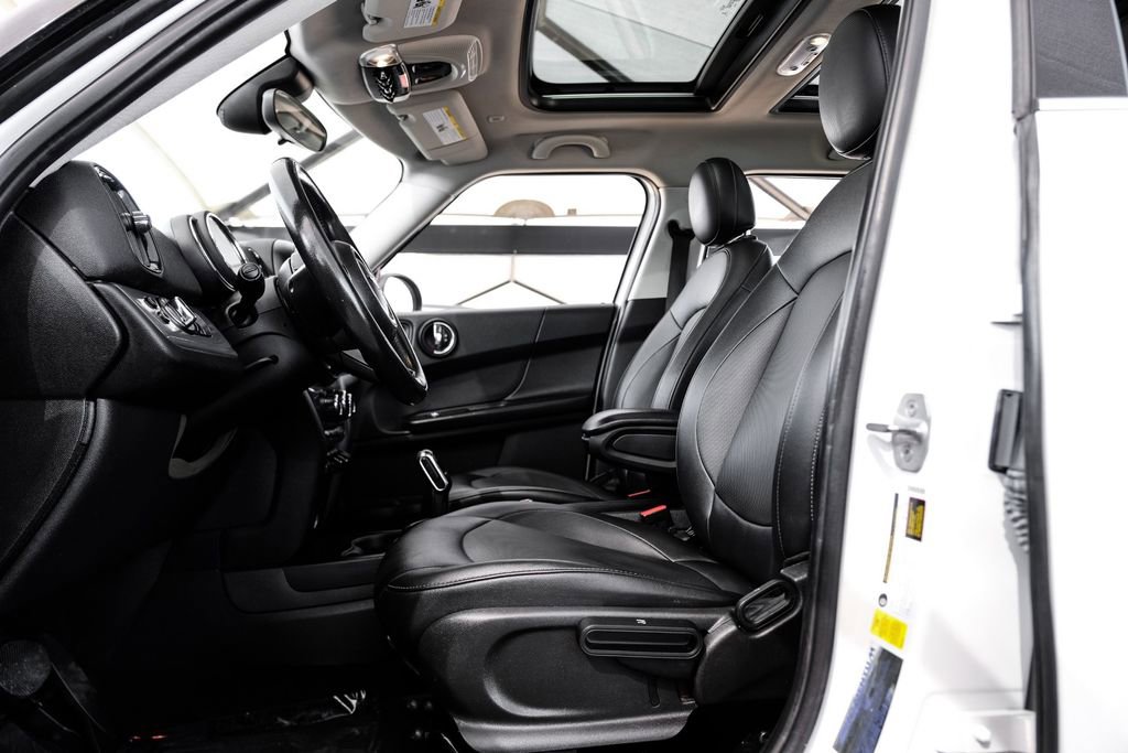 Used 2020 MINI Cooper Countryman image 3