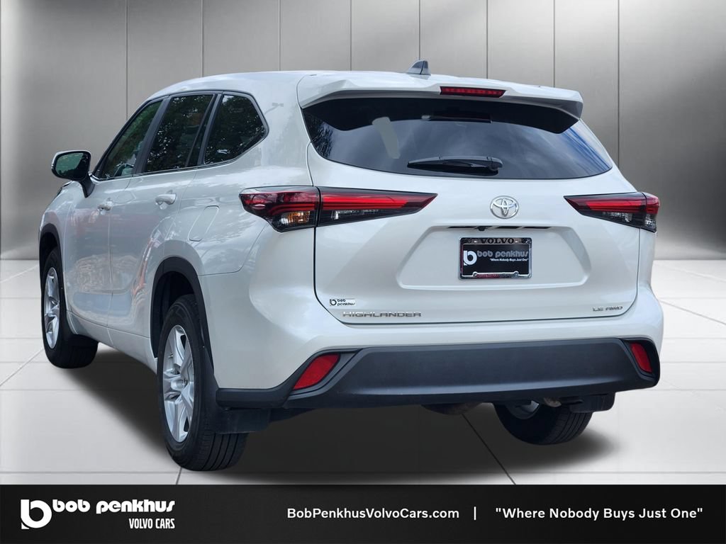 Used 2025 Toyota Highlander LE AWD/4WD image 27