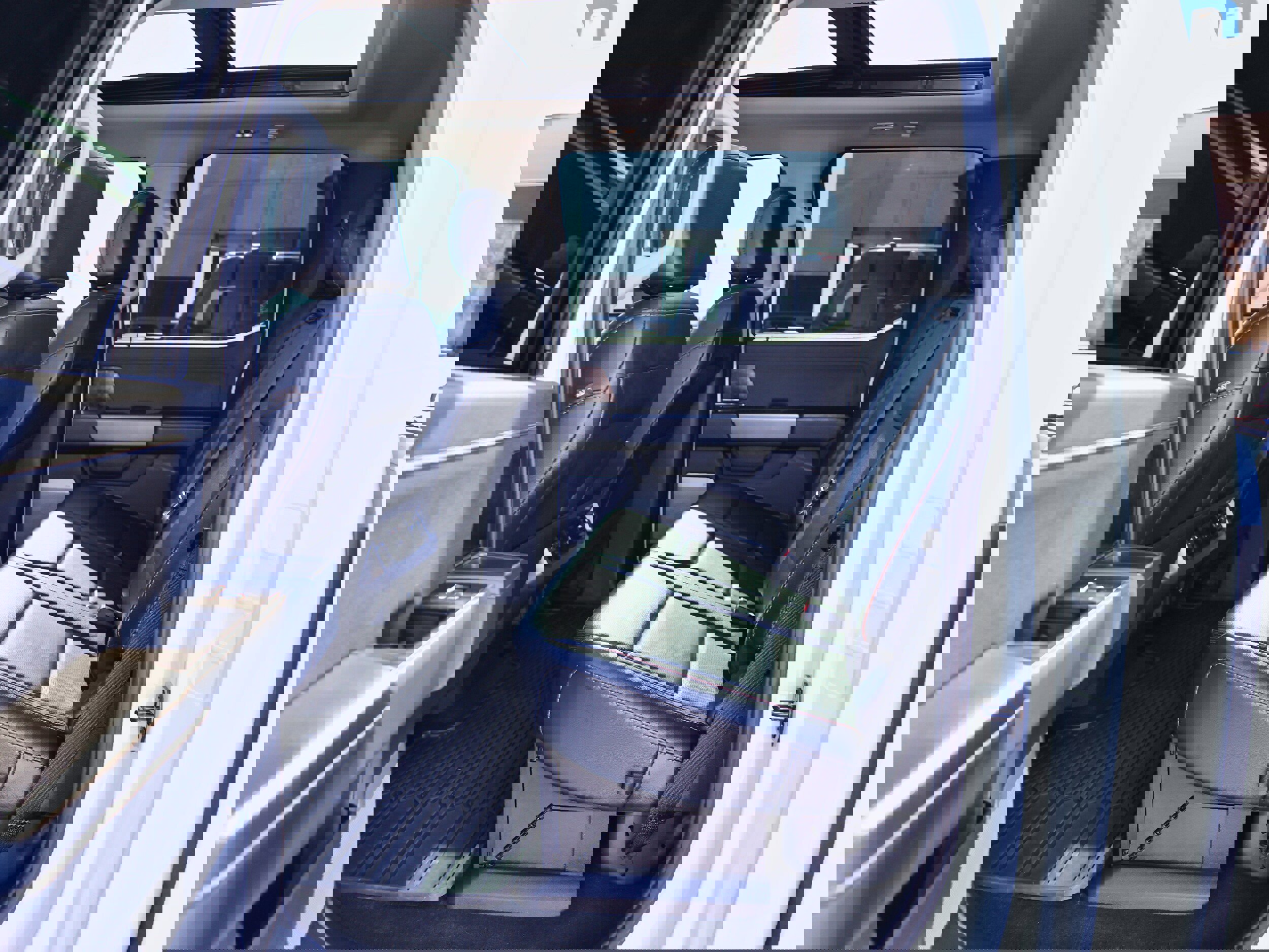 Used 2024 Ford F250 Lariat w/ Sport Appearance Package image 18