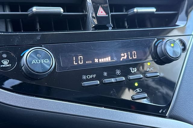 Used 2024 Toyota Camry XLE FWD image 28