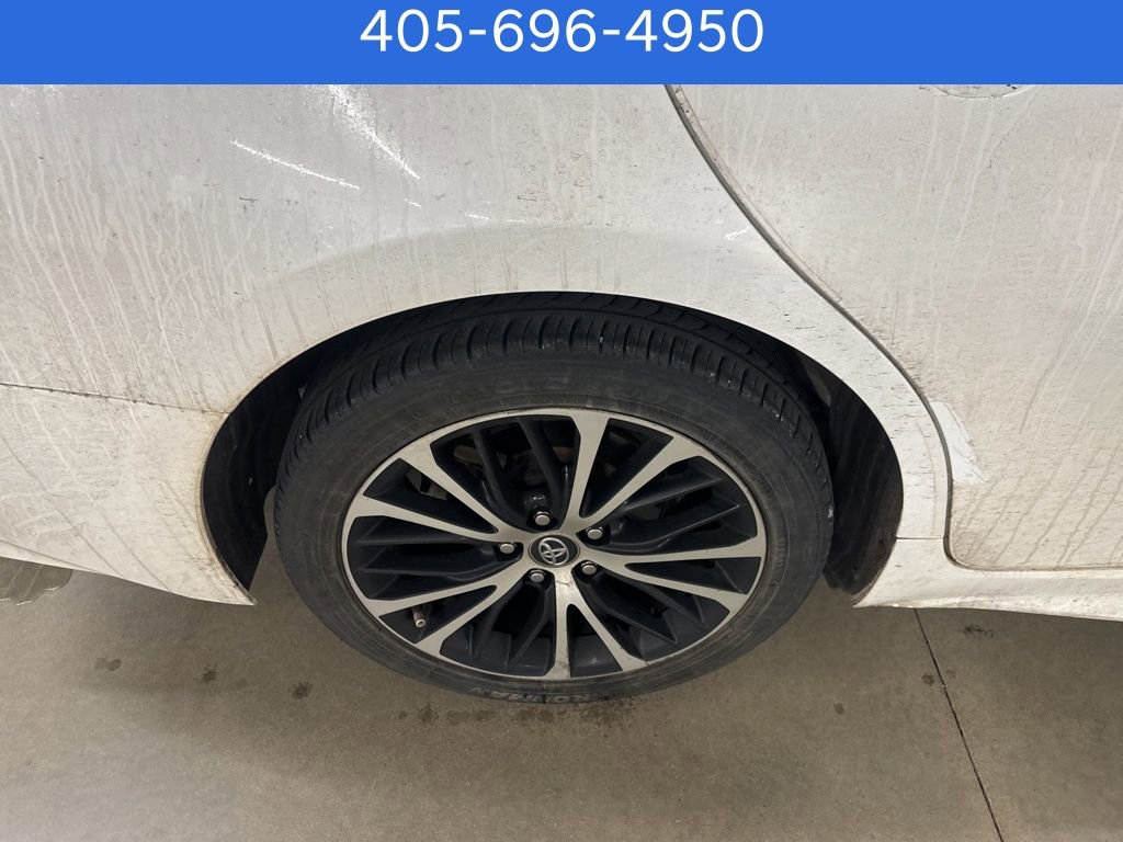 Used 2020 Toyota Camry SE image 10