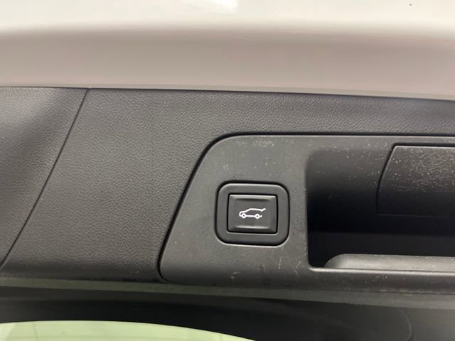 Used 2023 Buick Envision Essence w/ Sport Touring Package image 28