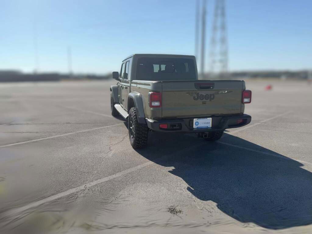 New 2025 Jeep Gladiator Sport image 9