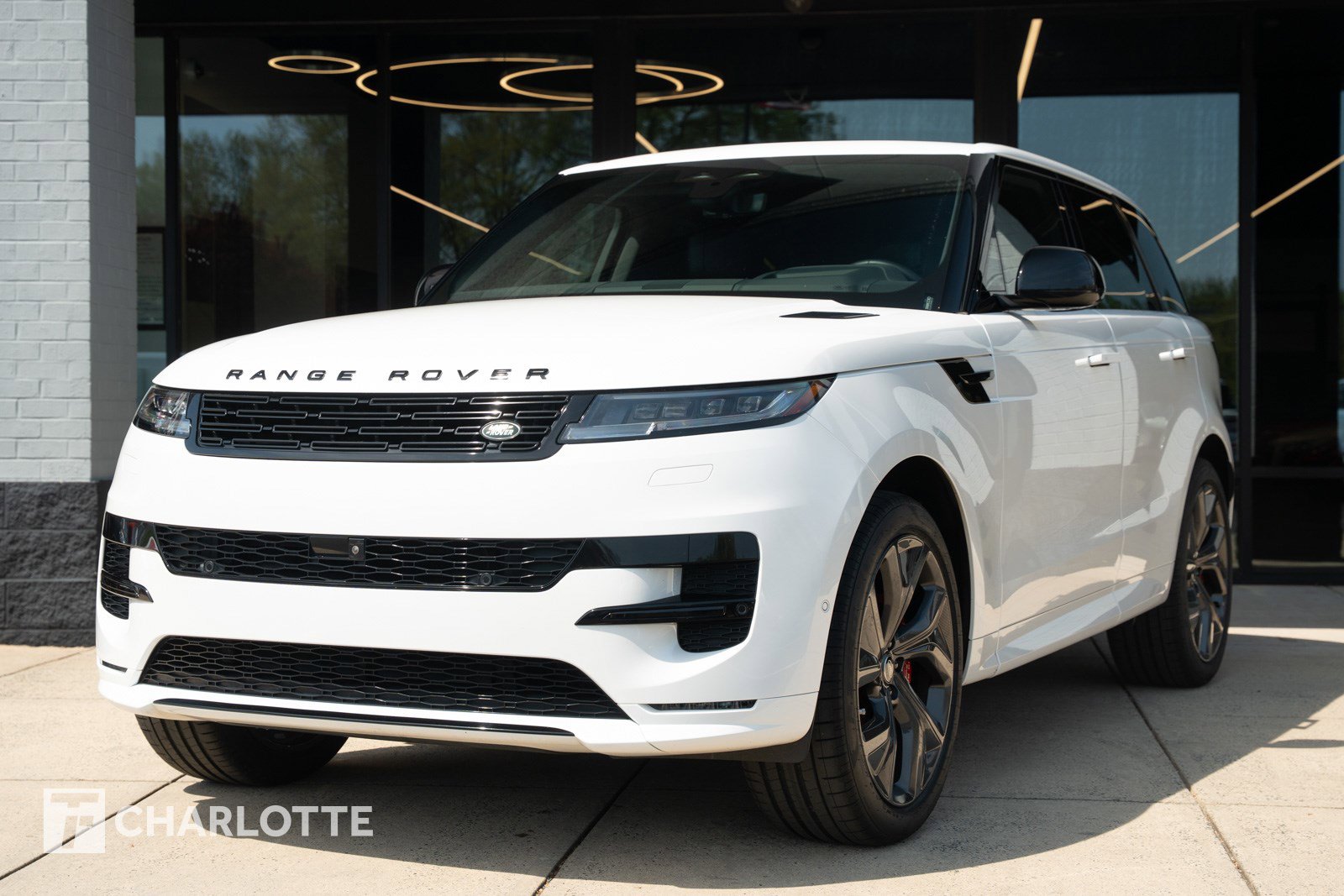 Used 2024 Land Rover Range Rover Sport Dynamic SE image 6