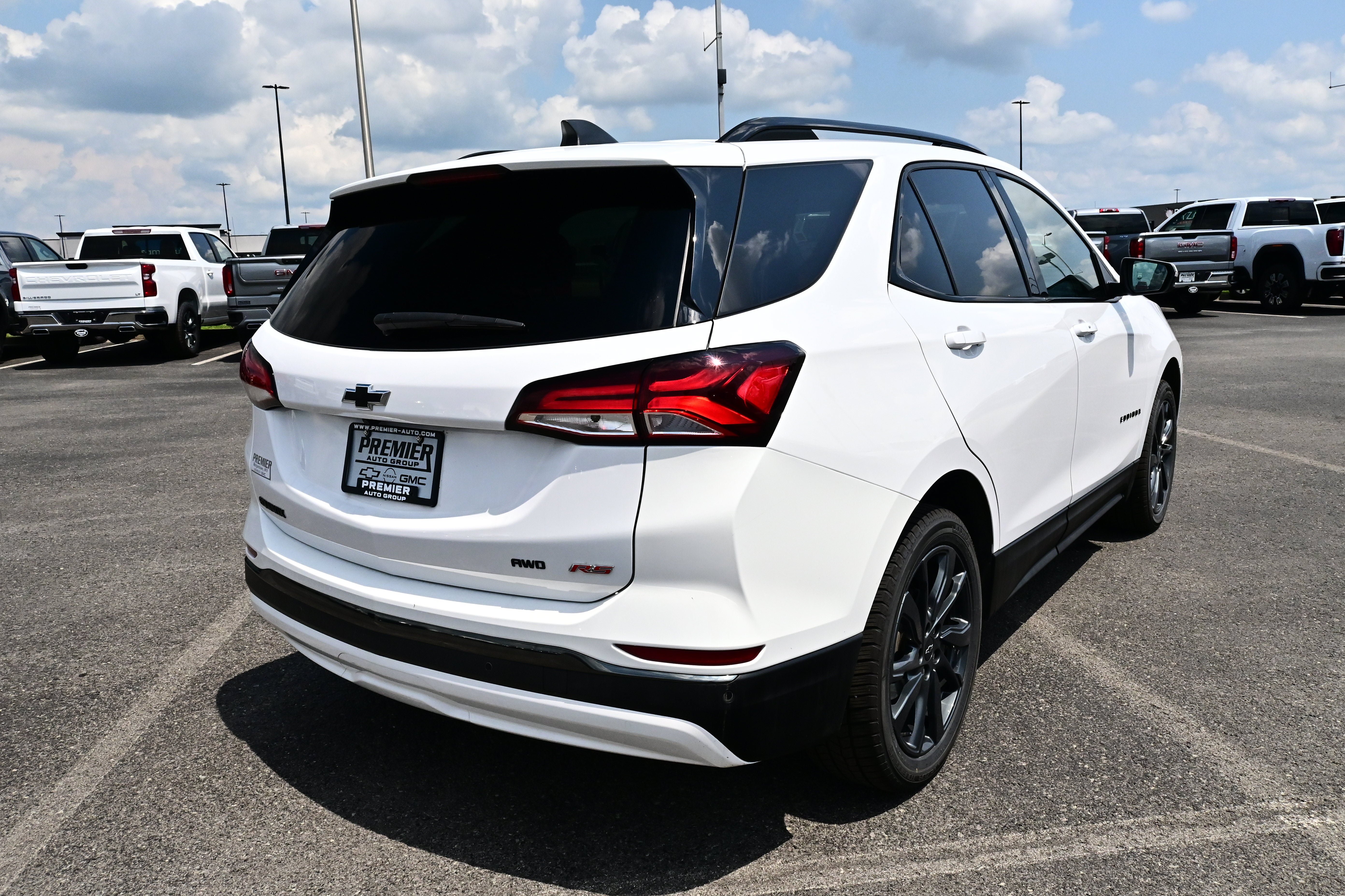 Used 2023 Chevrolet Equinox RS w/ RS Leather Package AWD/4WD image 6