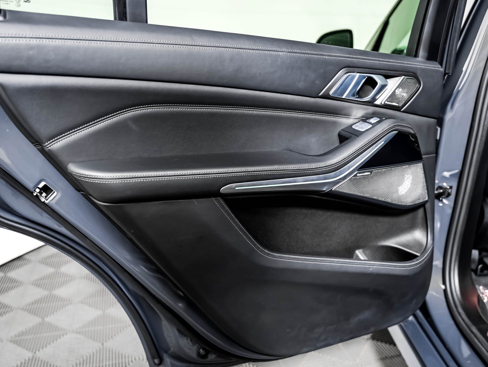 Used 2021 BMW ALPINA XB7 AWD/4WD image 22