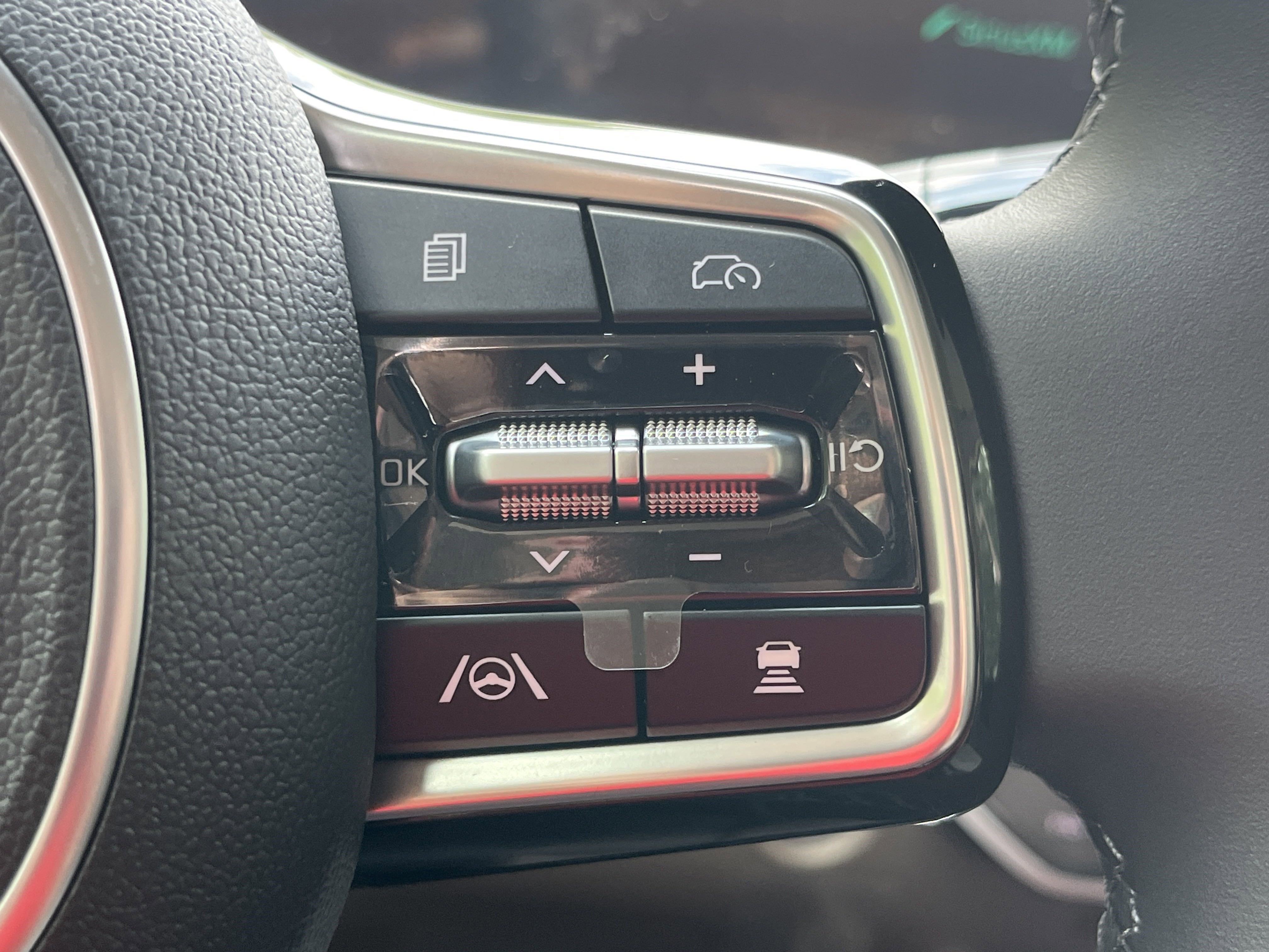 New 2026 Kia Carnival EX image 16
