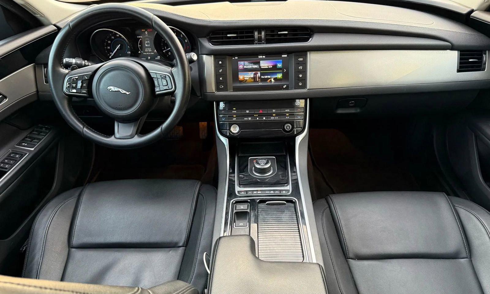 Used 2017 Jaguar XF Premium image 13