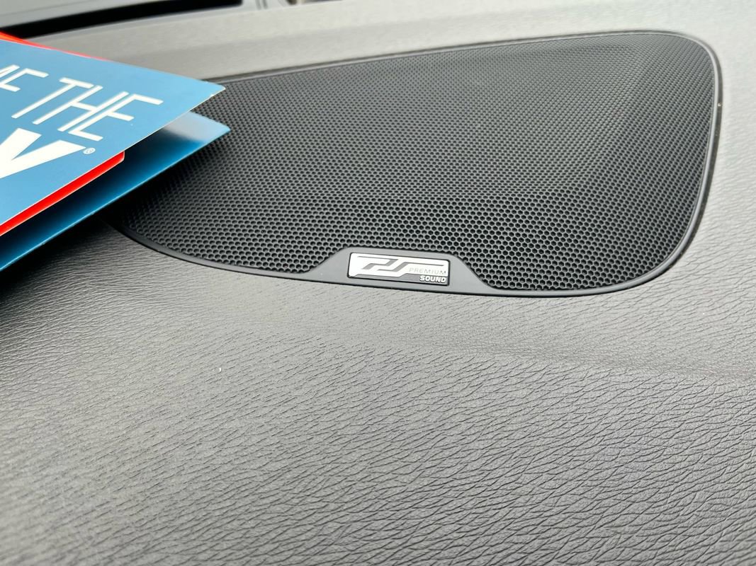 Used 2015 Volvo V60 T5 Platinum image 10