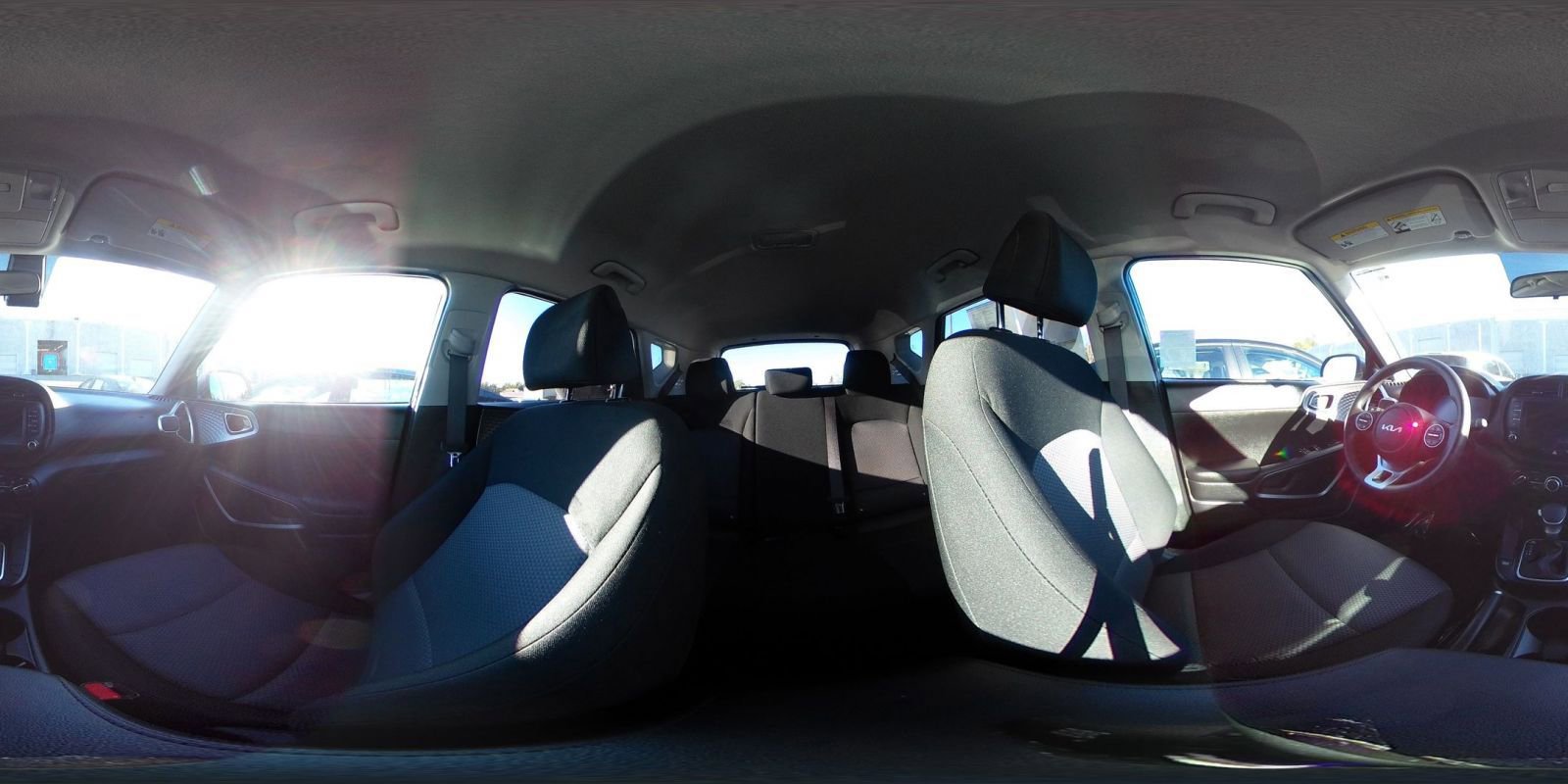 Used 2025 Kia Soul LX w/ LX Technology Package FWD image 40