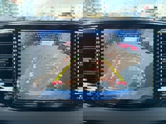 Used 2024 Chrysler Pacifica Touring-L image 34