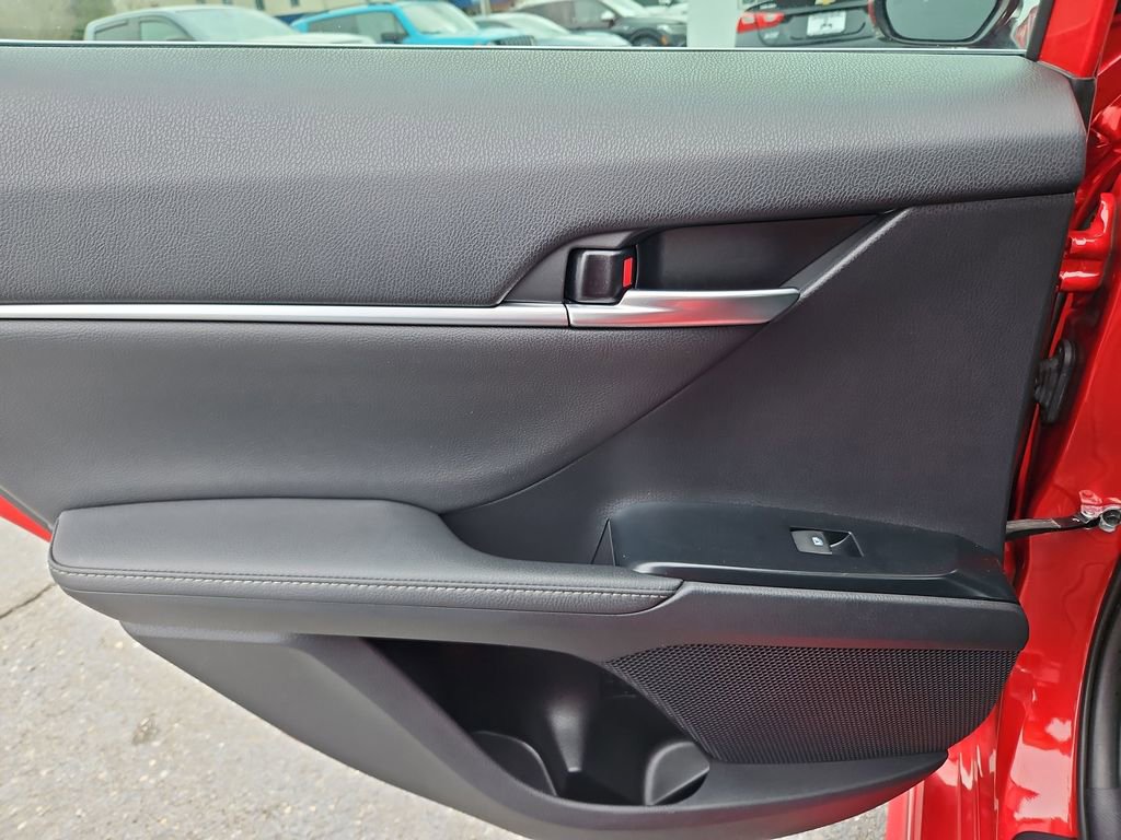 Used 2019 Toyota Camry XSE image 30