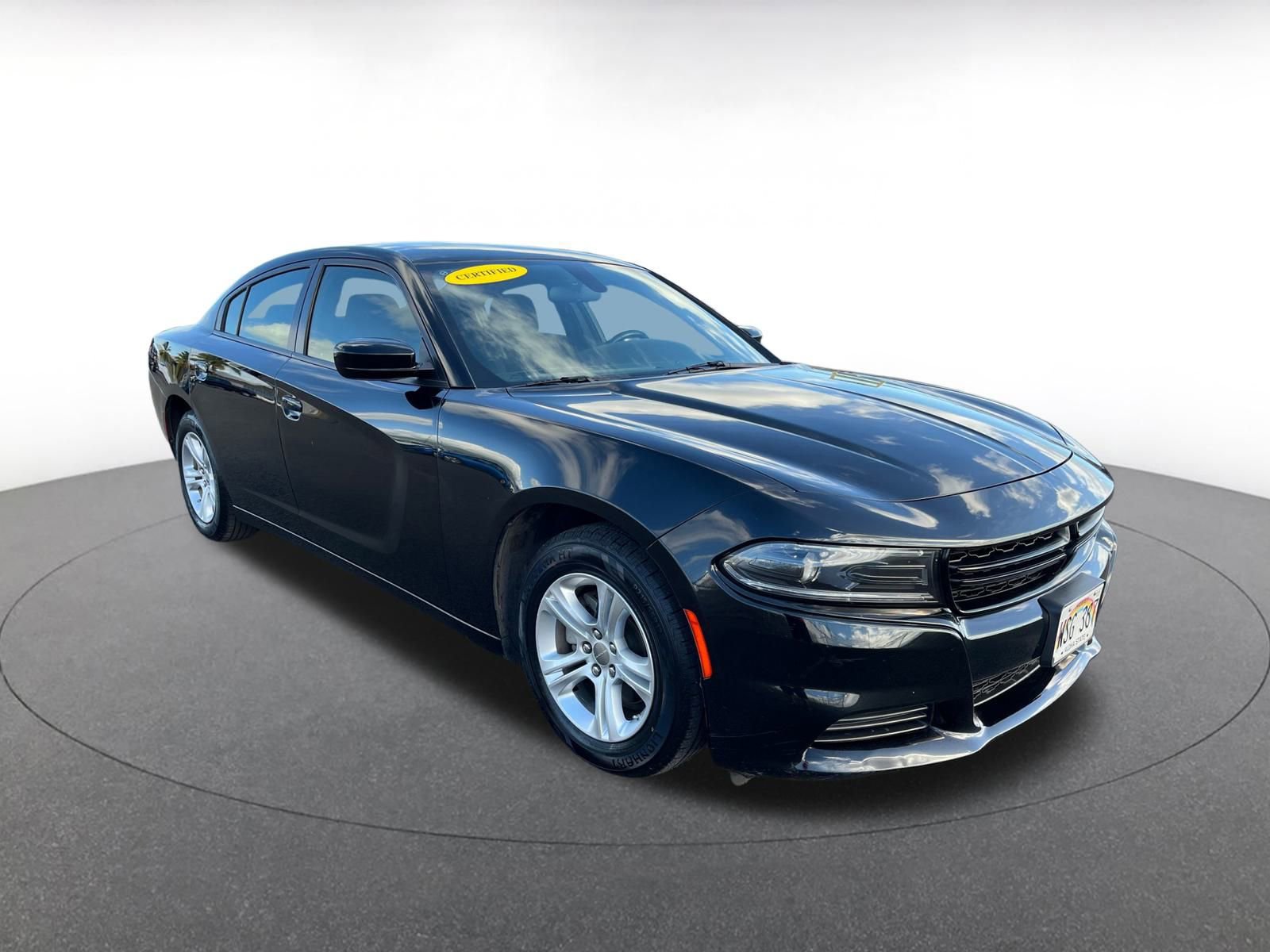 Used 2022 Dodge Charger SXT image 1