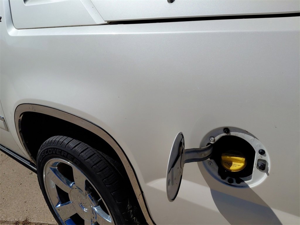 Used 2012 Chevrolet Avalanche LTZ image 26