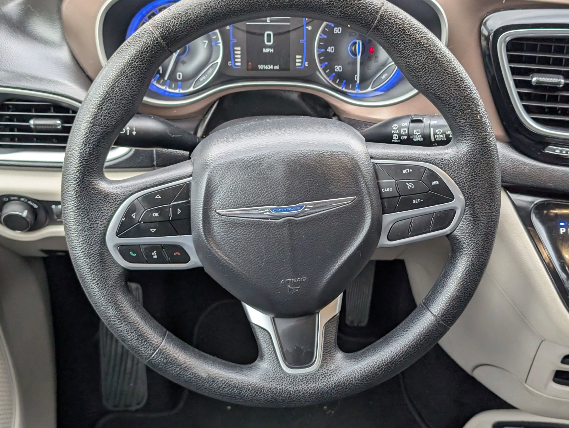 Used 2020 Chrysler Voyager Lxi image 25