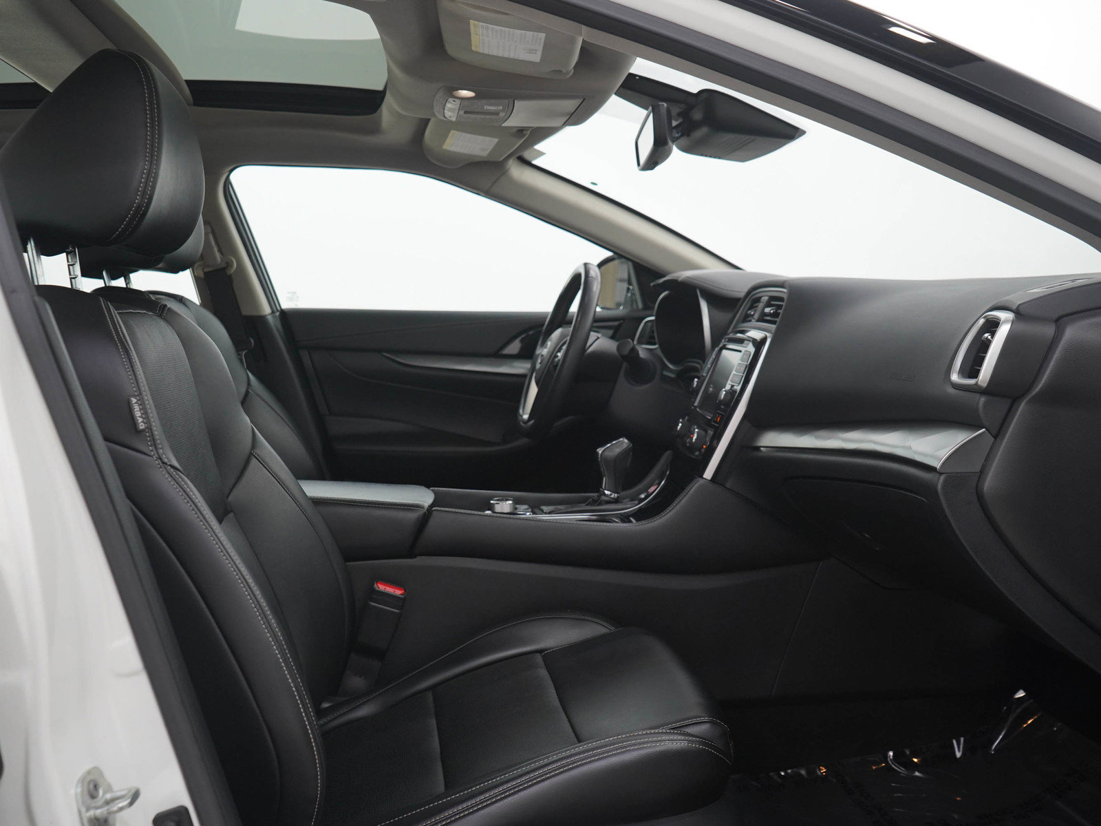 Used 2023 Nissan Maxima SL FWD image 11