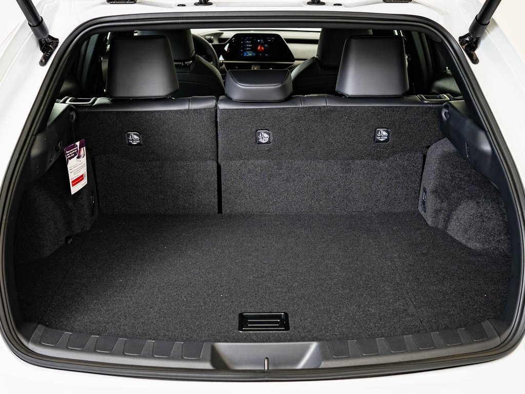 New 2025 Lexus UX 300h AWD image 18