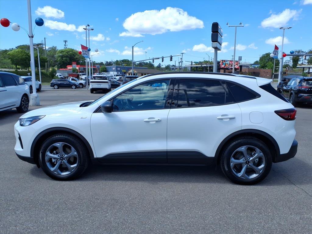 Used 2025 Ford Escape ST-Line w/ Equipment Group 301A FWD video 2