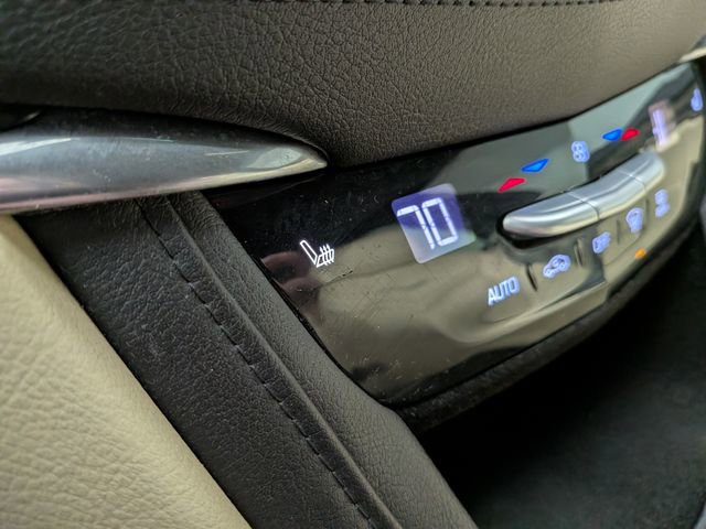 Used 2017 Cadillac XT5 FWD image 5