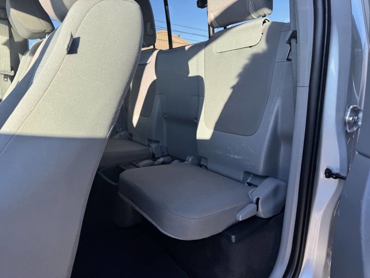 Used 2012 Toyota Tacoma 4x4 Access Cab w/ SR5 Pkg image 26