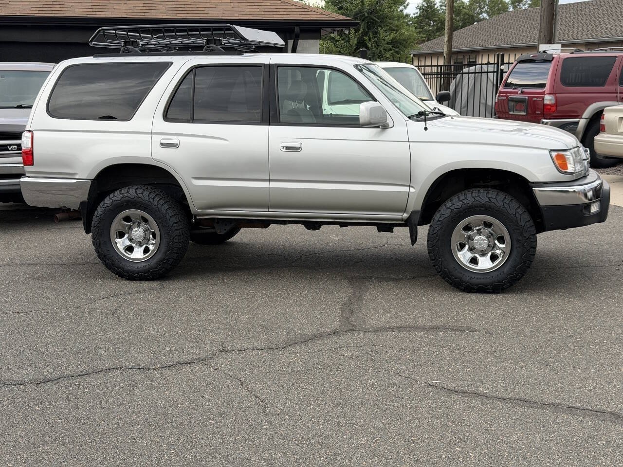Used 2001 Toyota 4Runner SR5 AWD/4WD image 25