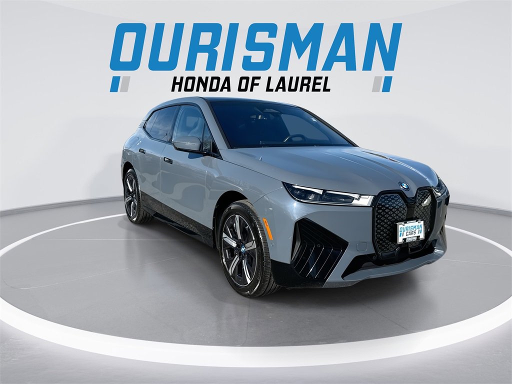 Used 2023 BMW iX xDrive50 w/ Sport Package image 2