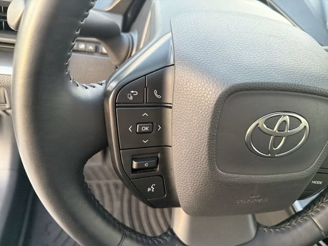 Certified 2025 Toyota Prius LE FWD image 17