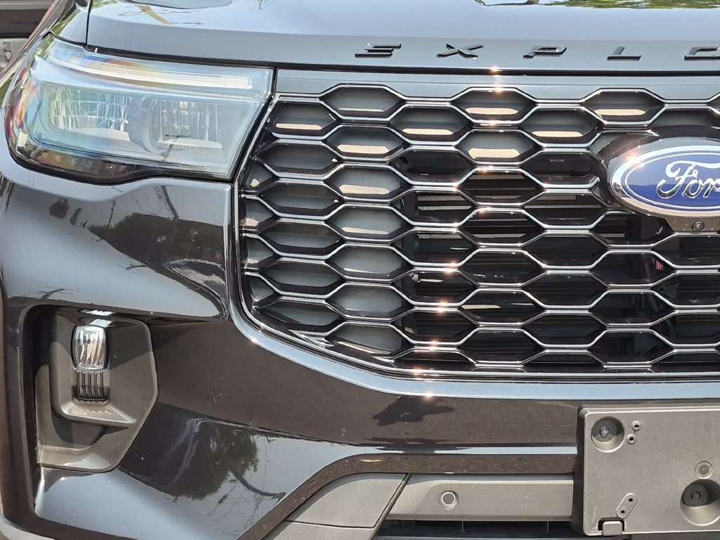 Certified 2025 Ford Explorer ST AWD/4WD image 18