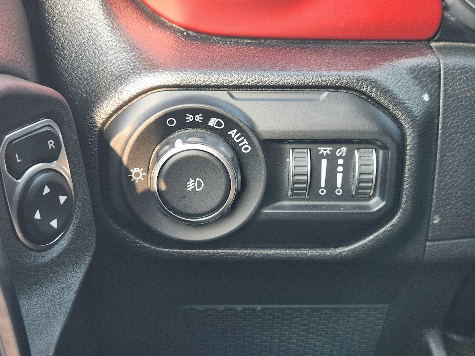 Used 2022 Jeep Wrangler Rubicon AWD/4WD image 21