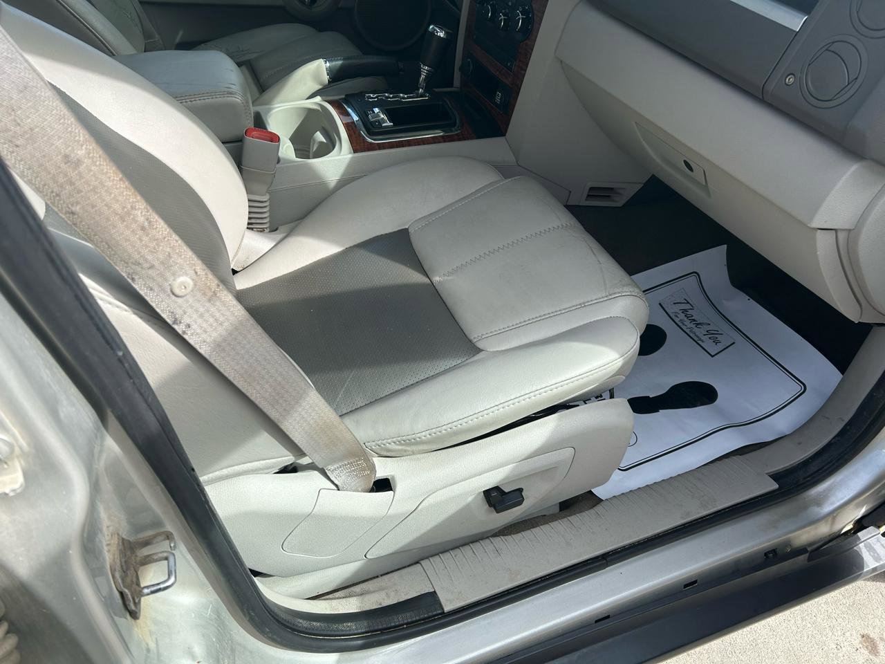 Used 2008 Jeep Commander Limited image 12