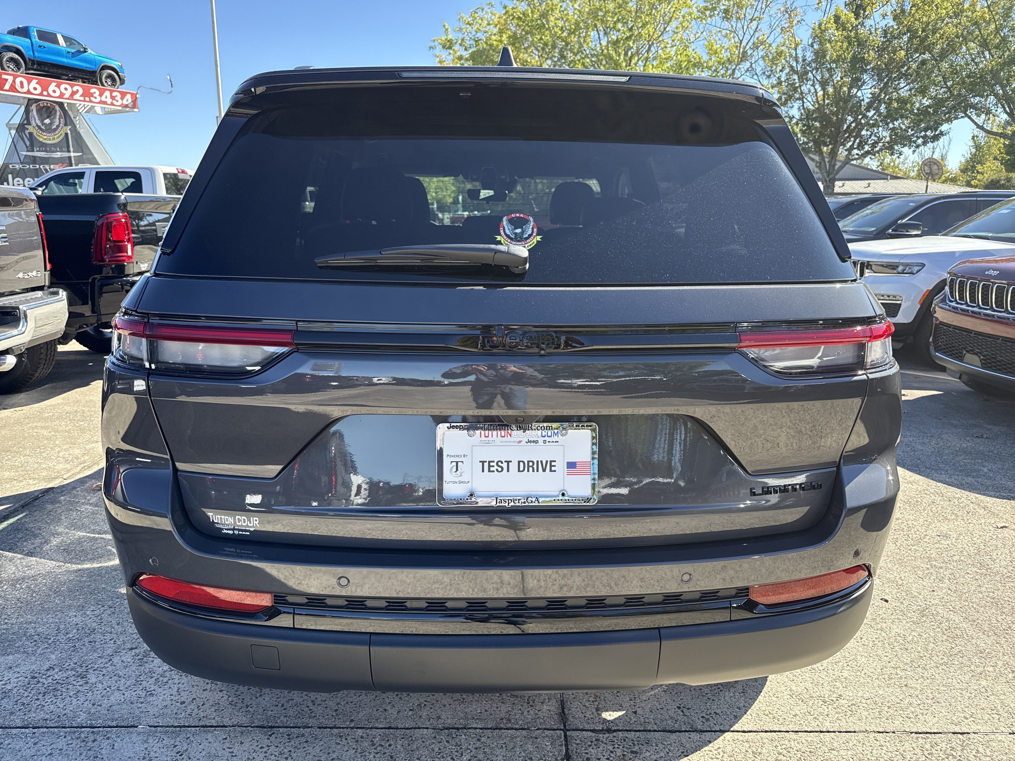 New 2025 Jeep Grand Cherokee Limited w/ Black Appearance Package RWD image 5