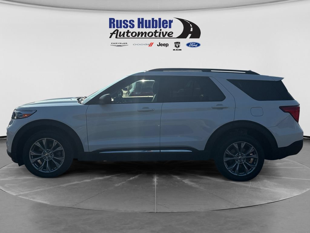 Used 2023 Ford Explorer XLT w/ Equipment Group 202A AWD/4WD image 2