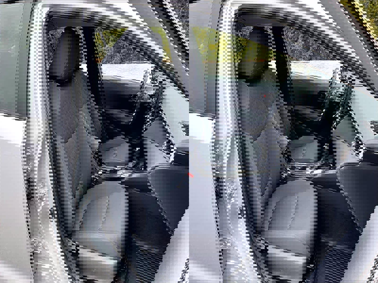 Used 2022 Toyota Corolla LE image 11