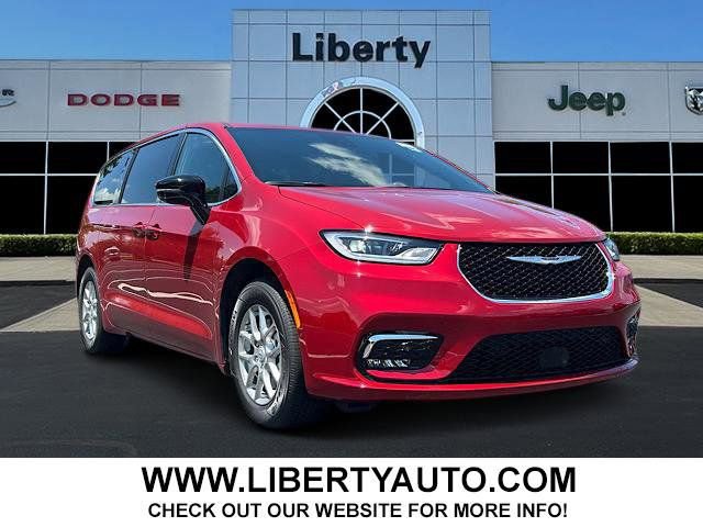 New 2025 Chrysler Pacifica Select image 1