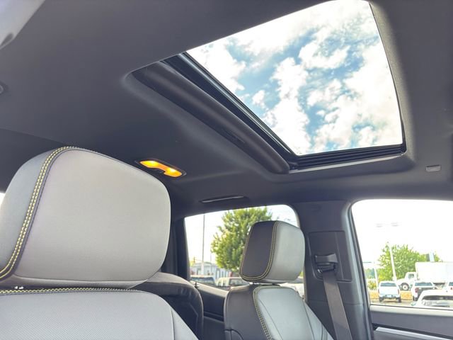 New 2025 Chevrolet Colorado ZR2 w/ Off-Road Front Bumper Package image 35