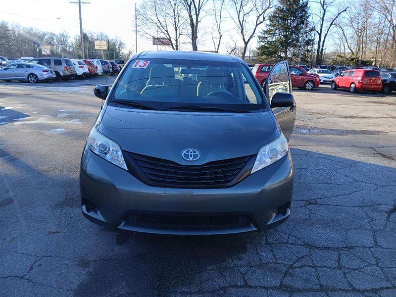 Used 2013 Toyota Sienna L image 8