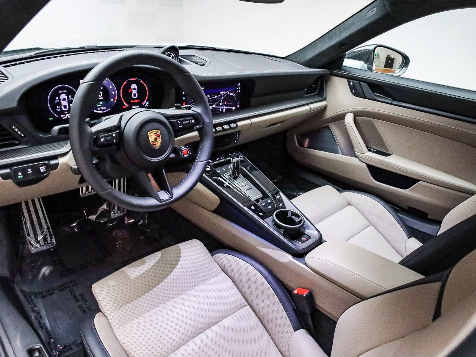 Used 2025 Porsche 911 Carrera 4 GTS image 4