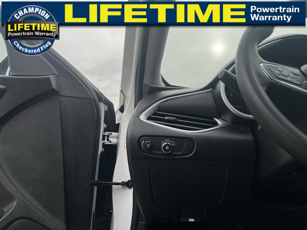 Used 2023 Chevrolet Malibu LT image 19