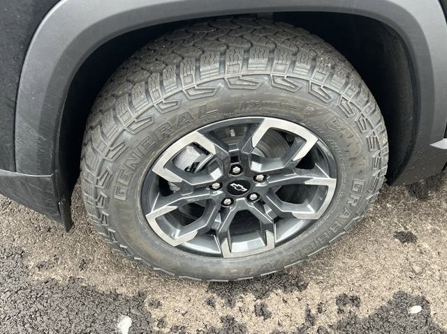 New 2025 Chevrolet Equinox ACTIV w/ LPO, Floor Liner Package image 10