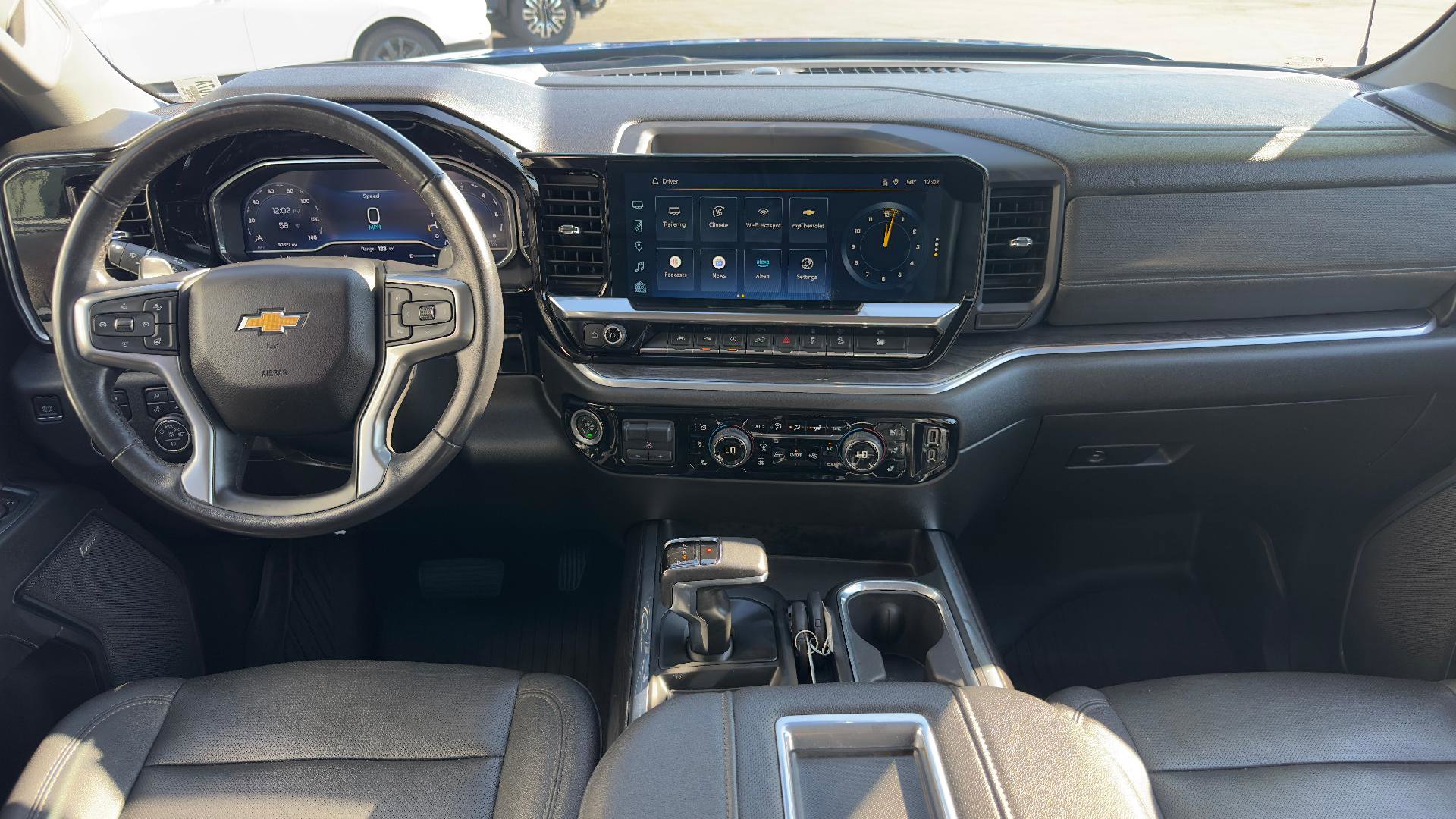 Used 2022 Chevrolet Silverado 1500 LTZ AWD/4WD image 8