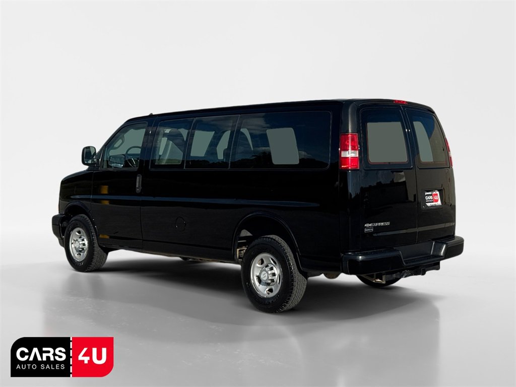 Used 2017 Chevrolet Express 2500 image 5