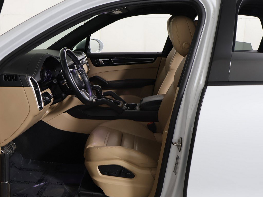 Used 2022 Porsche Cayenne GTS image 28