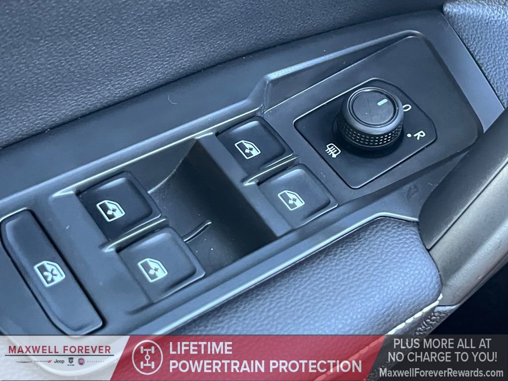 Used 2024 Volkswagen Tiguan S image 7