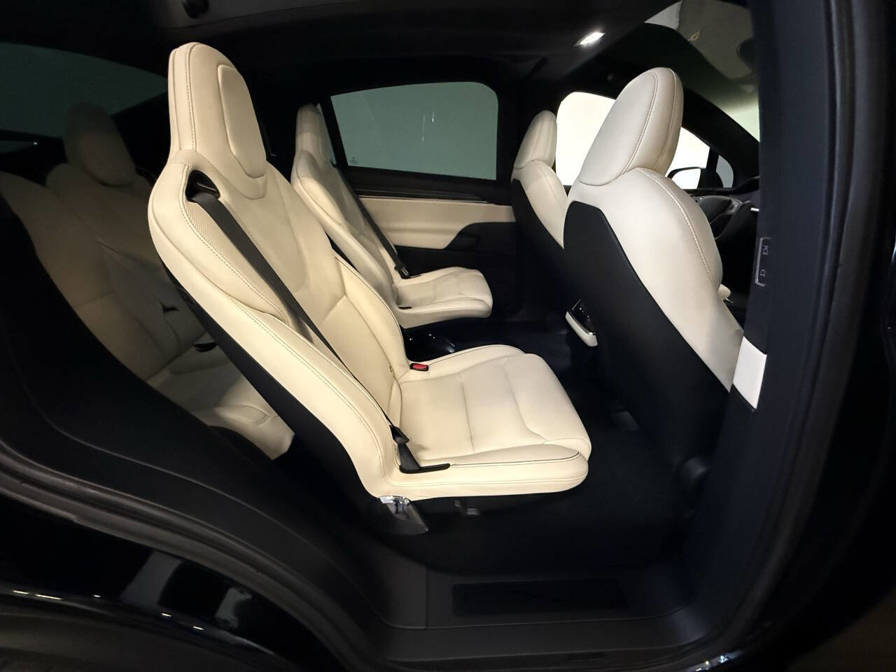 Used 2022 Tesla Model X Plaid image 30
