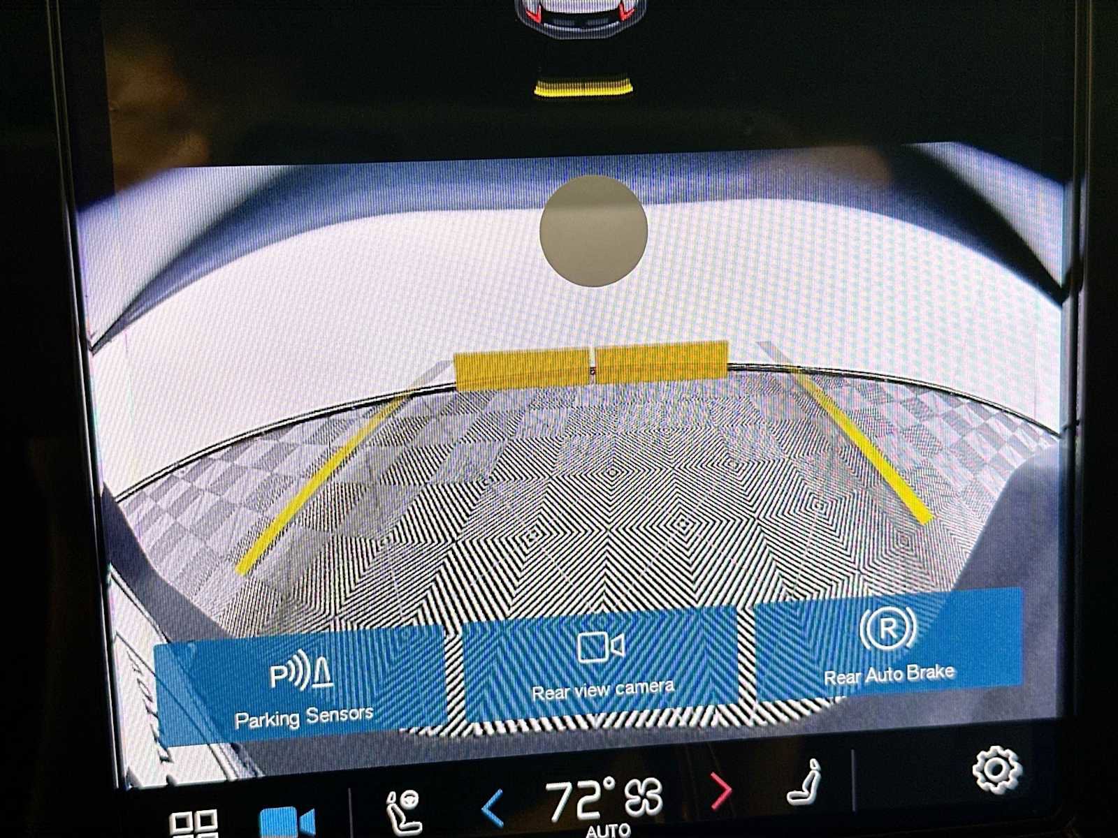 Used 2025 Volvo XC40 B5 Core w/ Climate Package image 14