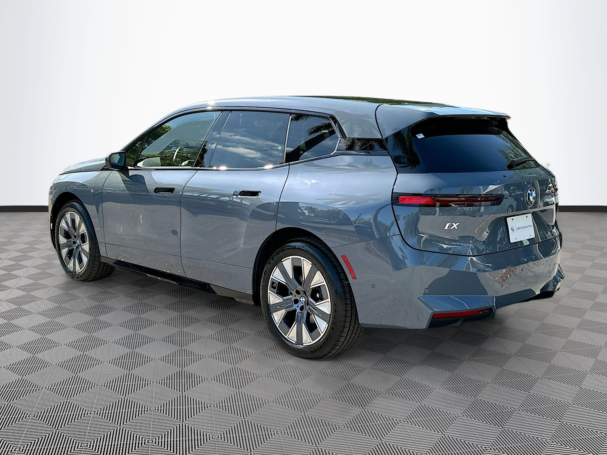 New 2026 BMW iX xDrive60 image 5