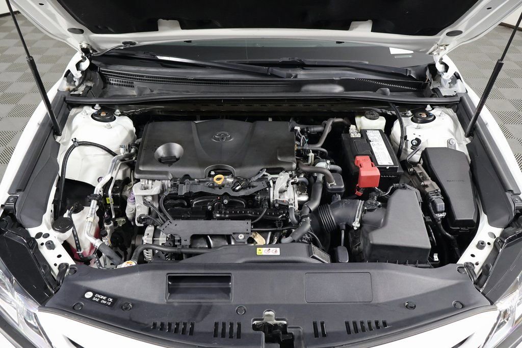 Used 2020 Toyota Camry SE image 15