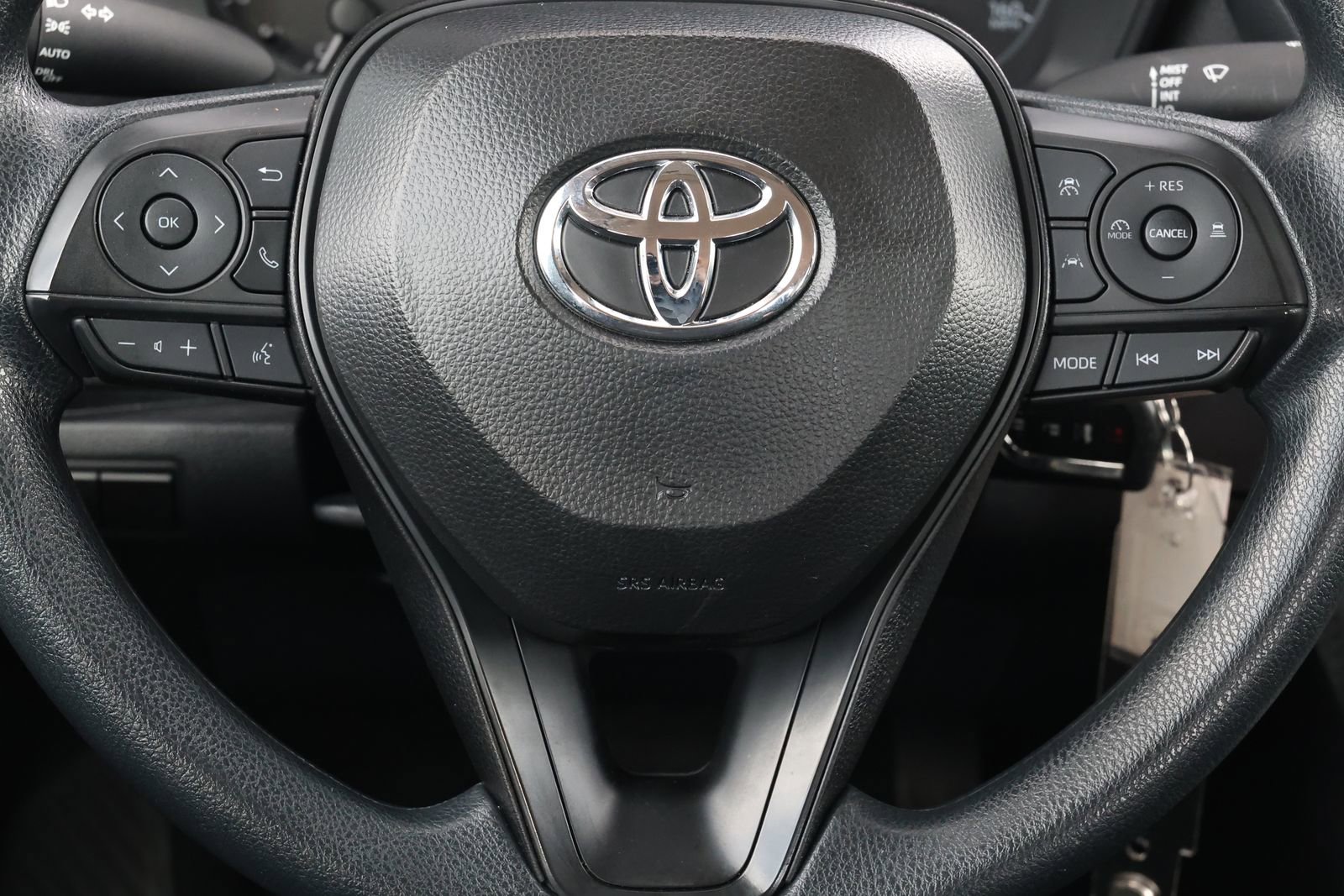 Used 2025 Toyota Corolla LE image 15